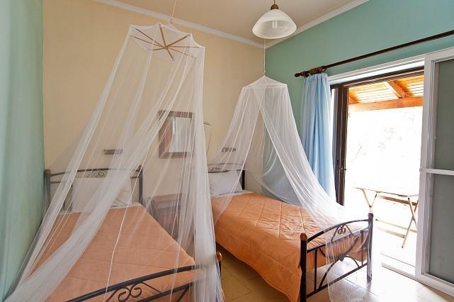 Arba Rooms Marathias  Room photo